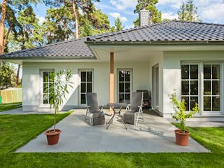 Massivhaus Winkelbungalow Ahlbeck von ROTH MASSIVHAUS Schlüsselfertig ab 332000€, Bungalow Außenansicht 3