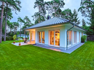 Massivhaus Winkelbungalow Ahlbeck von ROTH MASSIVHAUS Schlüsselfertig ab 332000€, Bungalow Außenansicht 4