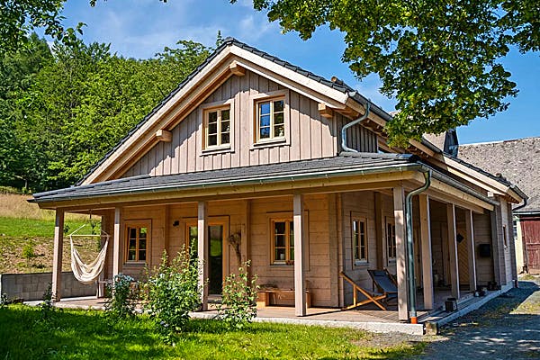 8ffbfe4c_portraitblock1