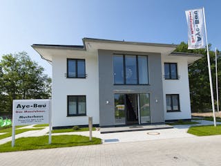 Massivhaus Babelsberg von Aye-Bau Schlüsselfertig ab 536400€, Stadtvilla Außenansicht 3