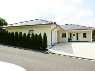 Fertighaus Cilia von Fingerhut Haus Schlüsselfertig ab 474890€, Bungalow Außenansicht 1