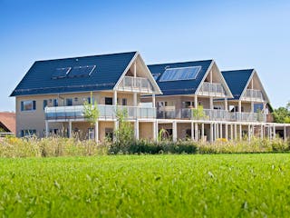 Fertighaus Mehrfamilienhaus Falchengraben von Bau-Fritz - Mehrfamilienhäuser Schlüsselfertig ab 3015000€, Außenansicht 4