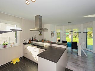 Massivhaus Turmhaus 152 von ROTH MASSIVHAUS Schlüsselfertig ab 379000€, Satteldach-Klassiker Innenansicht 2