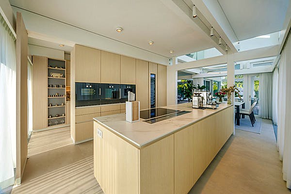 bde1b2ff_portraitblock1