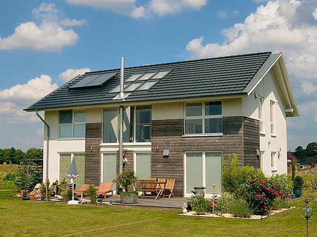 Fertighaus Anke (KfW-Effizienzhaus 40 EE) von Dammann-Haus Schlüsselfertig ab 381800€, Satteldach-Klassiker Außenansicht 1