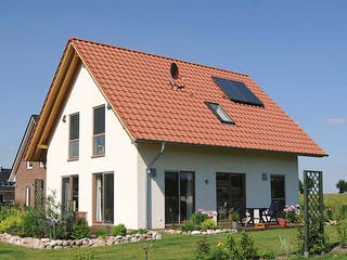 Fertighaus Imke (KfW-Effizienzhaus 40 EE) von Dammann-Haus Schlüsselfertig ab 323700€, Satteldach-Klassiker Außenansicht 2