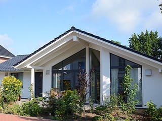 Fertighaus Natalie 2 (KfW-Effizienzhaus 40 EE) von Dammann-Haus Schlüsselfertig ab 358600€, Bungalow Außenansicht 1