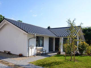 Fertighaus Natalie 2 (KfW-Effizienzhaus 40 EE) von Dammann-Haus Schlüsselfertig ab 358600€, Bungalow Außenansicht 3