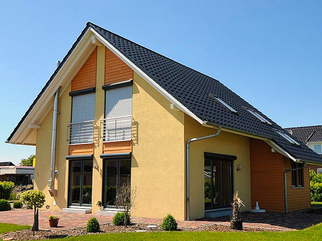 Fertighaus Steffy (KfW-Effizienzhaus 40 EE) von Dammann-Haus Schlüsselfertig ab 336800€, Satteldach-Klassiker Außenansicht 1