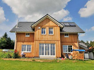 Fertighaus Svanhild (KfW-Effizienzhaus 40 EE) von Dammann-Haus Schlüsselfertig ab 413900€, Außenansicht 2