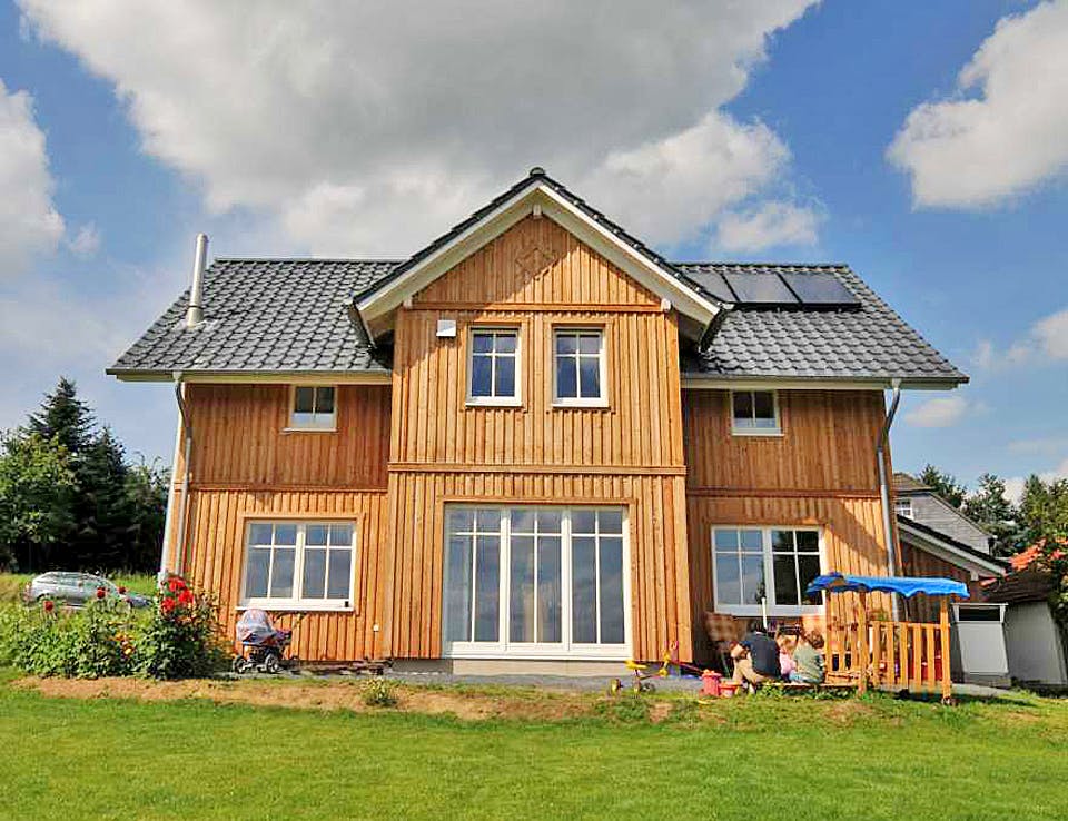 Fertighaus Svanhild (KfW-Effizienzhaus 40 EE) von Dammann-Haus Schlüsselfertig ab 413900€, Außenansicht 2