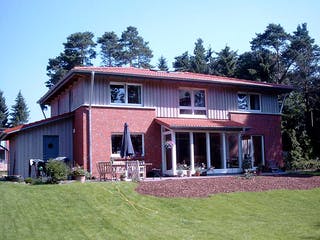 Fertighaus Wieke (KfW-Effizienzhaus 40 EE) von Dammann-Haus Schlüsselfertig ab 492100€, Stadtvilla Außenansicht 2