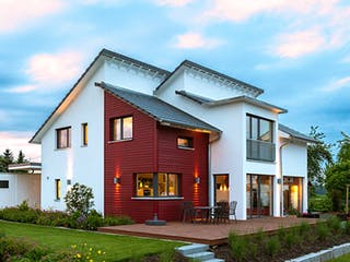 Blockhaus D183 Eisele von Frammelsberger R. Ingenieur-Holzbau, Pultdachhaus Außenansicht 3