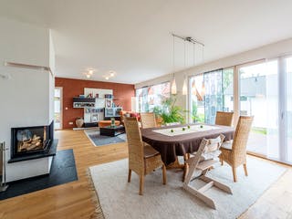 Blockhaus D183 Eisele von Frammelsberger R. Ingenieur-Holzbau, Pultdachhaus Innenansicht 1