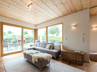 Blockhaus D193-Überlingen von Frammelsberger R. Ingenieur-Holzbau, Satteldach-Klassiker Innenansicht 1