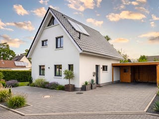 Massivhaus Satteldach 154 von AMR-Wohnbau Schlüsselfertig ab 325000€, Satteldach-Klassiker Außenansicht 1