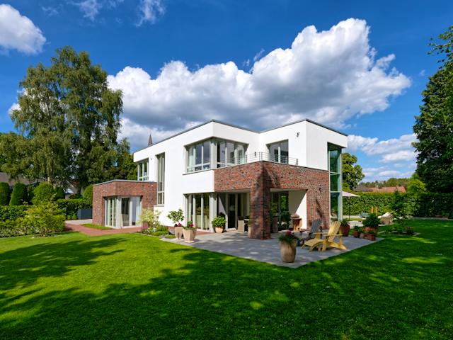 Massivhaus Haus H. von planen + bauen, Stadtvilla Außenansicht 1