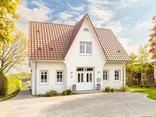 Massivhaus Friesenhaus 180 von ECO System HAUS Schlüsselfertig ab 376700€, Satteldach-Klassiker Außenansicht 2