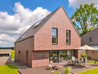 Massivhaus Vario-Haus 140 von ECO System HAUS Schlüsselfertig ab 286000€, Satteldach-Klassiker Außenansicht 1