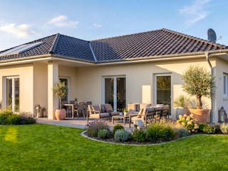 Massivhaus Bungalow 133 von AMR-Wohnbau Schlüsselfertig ab 336000€, Bungalow Außenansicht 2