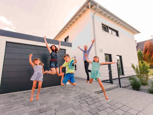 Fertighaus Stadtvilla 212 von FischerHaus Schlüsselfertig ab 552675€, Stadtvilla Außenansicht 1 Fertighaus Stadtvilla 212 von FischerHaus Schlüsselfertig ab 552675€, Stadtvilla Außenansicht 1