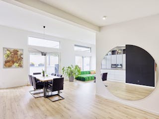 Fertighaus Dreifamilienhaus Chmel von Fertighaus WEISS - Mehrfamilienhäuser, Pultdachhaus Innenansicht 2