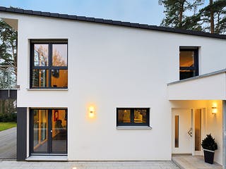 Fertighaus Haus Knüpfer/Schmenger von WEISS Holzhaus, Pultdachhaus Außenansicht 2
