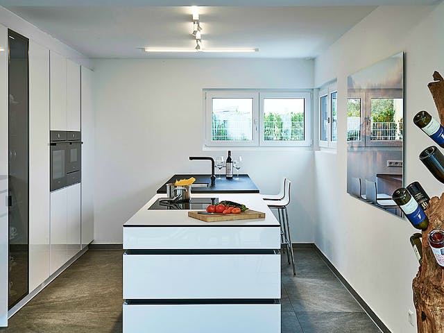 Fertighaus Haus Loh von Fertighaus WEISS Schlüsselfertig ab 526626€, Cubushaus Innenansicht 3