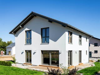 Fertighaus MH Büdingen - ARTIS 302 von FingerHaus Schlüsselfertig ab 405422€, Satteldach-Klassiker Außenansicht 1