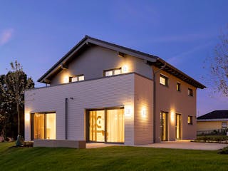 Fertighaus MH Würzburg - ARTIS 350 von FingerHaus Schlüsselfertig ab 498423€, Satteldach-Klassiker Außenansicht 5