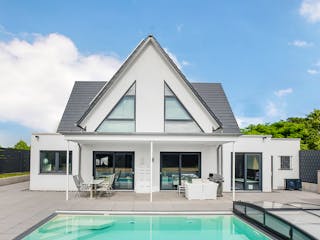Fertighaus Klino von Fingerhut Haus Schlüsselfertig ab 866070€, Satteldach-Klassiker Außenansicht 1