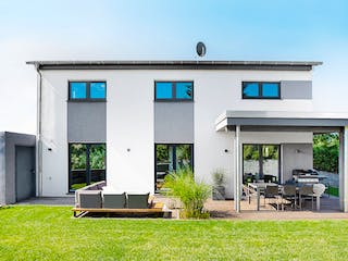 Fertighaus Ludema von Fingerhut Haus, Satteldach-Klassiker Außenansicht 3