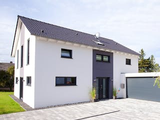 Fertighaus Rido von Fingerhut Haus Schlüsselfertig ab 489570€, Satteldach-Klassiker Außenansicht 1