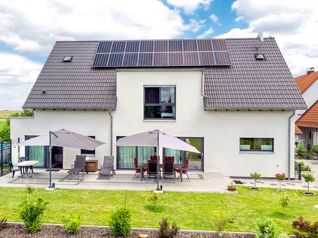 Fertighaus Modern 234 von FischerHaus Schlüsselfertig ab 870718€, Satteldach-Klassiker Außenansicht 1 Fertighaus Modern 234 von FischerHaus Schlüsselfertig ab 870718€, Satteldach-Klassiker Außenansicht 1