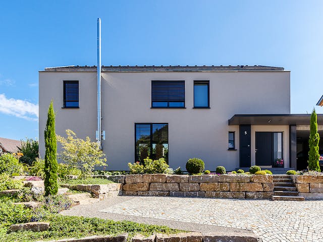 Fertighaus F186 - Burgmüller von Fluck Holzbau Schlüsselfertig ab 480000€, Satteldach-Klassiker Außenansicht 1