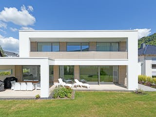 Fertighaus F201 - Ziegler von Fluck Holzbau Schlüsselfertig ab 498000€, Cubushaus Außenansicht 1