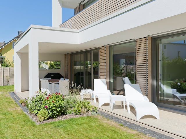 Fertighaus F201 - Ziegler von Fluck Holzbau Schlüsselfertig ab 498000€, Cubushaus Außenansicht 3