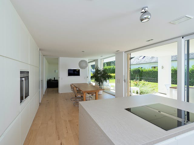 Fertighaus F201 - Ziegler von Fluck Holzbau Schlüsselfertig ab 498000€, Cubushaus Innenansicht 1