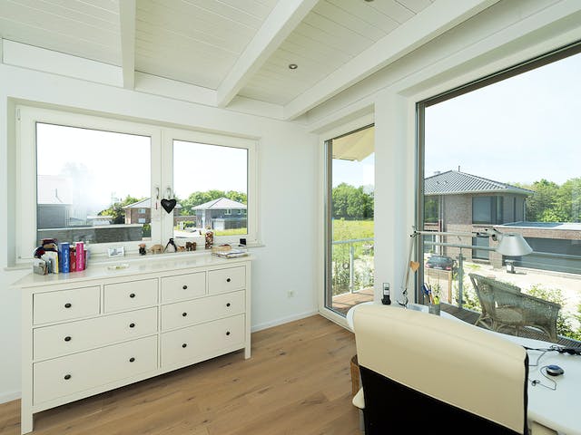 Fertighaus F241 - Kirsch von Fluck Holzbau Schlüsselfertig ab 560000€, Satteldach-Klassiker Innenansicht 3