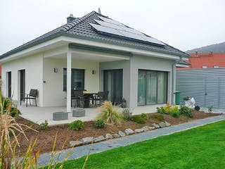 Fertighaus Haus Karlstadt von Holzbau Freisinger, Bungalow Außenansicht 1