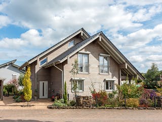 Blockhaus Felsblick von Fullwood Wohnblockhaus Ausbauhaus ab 430000€, Blockhaus Außenansicht 1