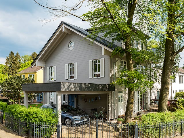 Blockhaus Im Eichenhain von Fullwood Wohnblockhaus Ausbauhaus ab 390000€, Blockhaus Außenansicht 2