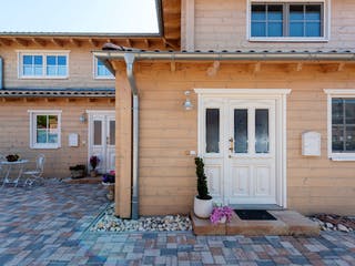 Blockhaus Provence von Fullwood Wohnblockhaus Ausbauhaus ab 660000€, Blockhaus Außenansicht 5