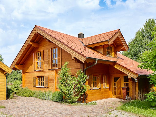 Blockhaus Görwihl von Rems-Murr-Holzhaus Schlüsselfertig ab 488000€, Satteldach-Klassiker Außenansicht 1