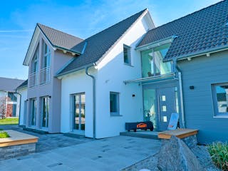 Fertighaus Haas MH Hessdorf 169 von Haas Fertigbau Ausbauhaus ab 363000€, Satteldach-Klassiker Außenansicht 2