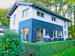 Fertighaus Haas MH Bad Vilbel J 142 von Haas Fertigbau Ausbauhaus ab 264000€, Satteldach-Klassiker Außenansicht 2