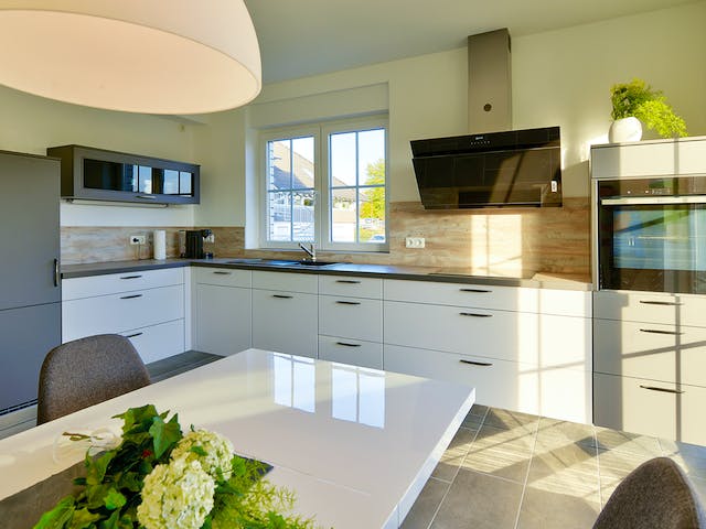 Massivhaus Berlin von HELMA MASSIVHAUS Schlüsselfertig ab 378200€, Satteldach-Klassiker Innenansicht 2