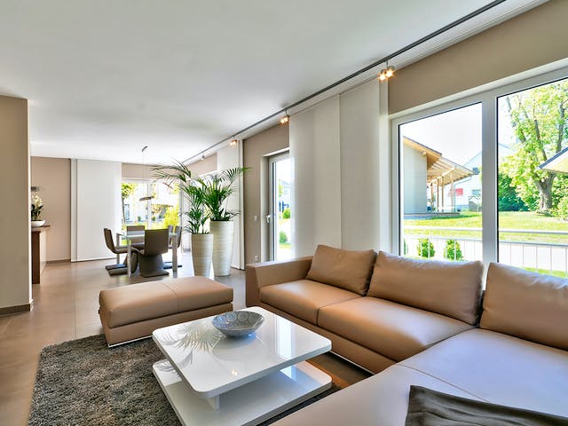 Massivhaus Madrid von HELMA MASSIVHAUS Schlüsselfertig ab 437250€, Cubushaus Innenansicht 1