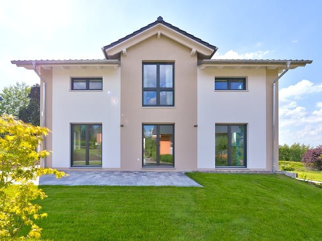 Massivhaus Trient von HELMA MASSIVHAUS Schlüsselfertig ab 378250€, Satteldach-Klassiker Außenansicht 6