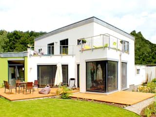 Fertighaus Homestory 101 von Lehner Haus Schlüsselfertig ab 315250€, Satteldach-Klassiker Außenansicht 2